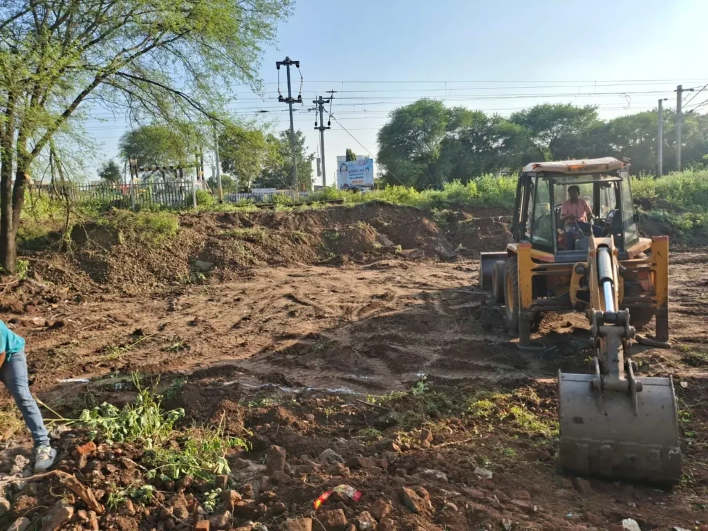 ओवरब्रिज निर्माण की दिशा में बढ़ा पहला कदम, अंडरब्रिज पूरा होने के बाद डायवर्ट होगा यातायात - पांढुर्णा, मध्य प्रदेश