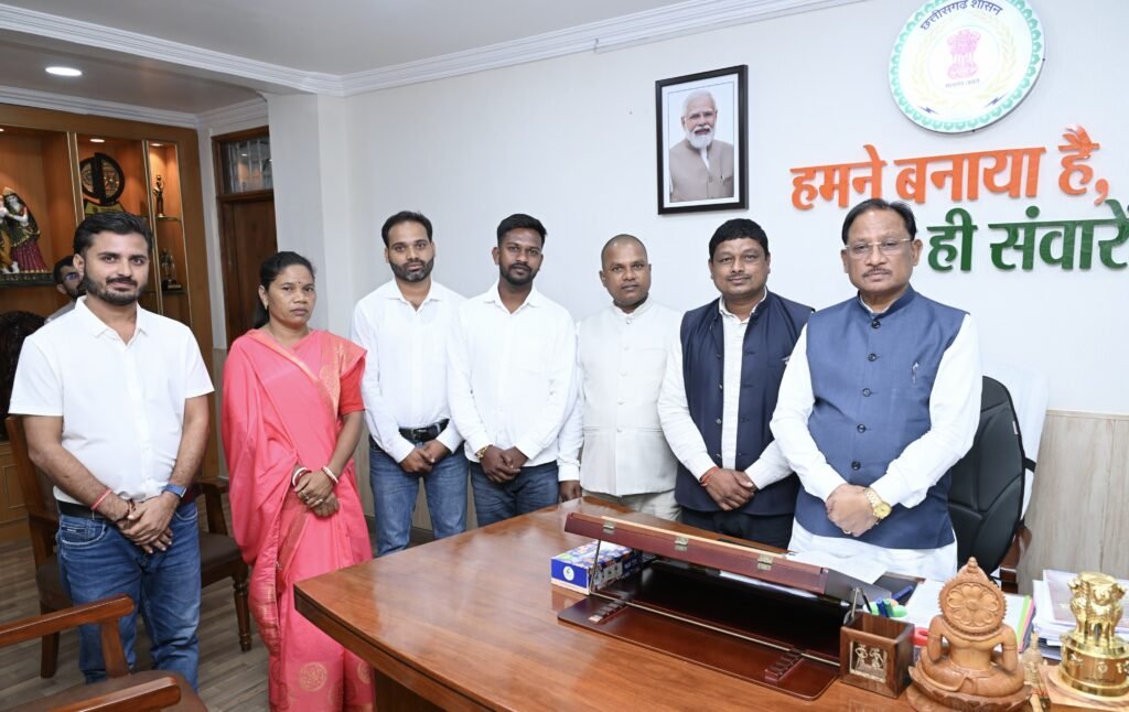 *सड़क, पुल और 13 पीडीएस भवनों की मिली सौगात; अस्पताल, हाई स्कूल और नए मार्गों पर सीएम ने दिया त्वरित कार्रवाई का भरोसा*। 1 *सड़क, पुल और 13 पीडीएस भवनों की मिली सौगात; अस्पताल, हाई स्कूल और नए मार्गों पर सीएम ने दिया त्वरित कार्रवाई का भरोसा*। - कोरिया, छत्तीसगढ़