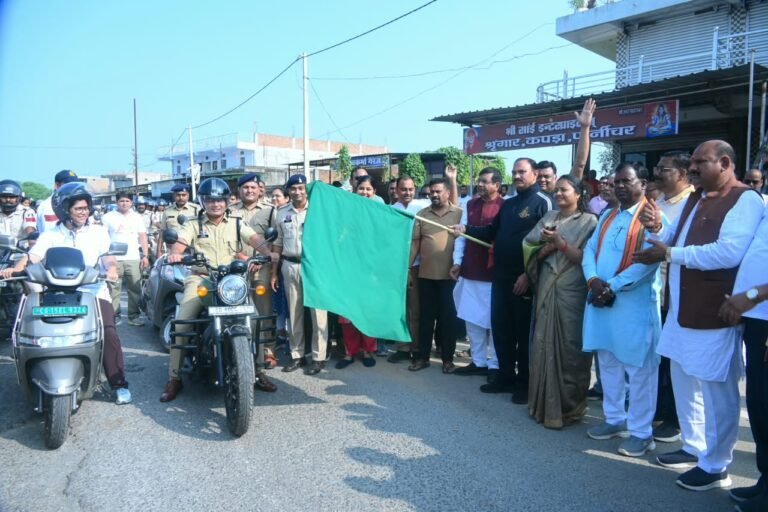 सड़क सुरक्षा का संदेश लेकर दौड़ा सूरजपुर, मैराथन में लगभग 800 लोगों की उत्साहपूर्ण भागीदारी