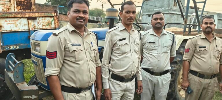 सिंगरौली : जिले के खुटार पुलिस की कार्यवाही: अवैध रेत से लोड ट्रैक्टर-ट्रॉली जब्त।