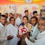 हरियाणा भाजपा अध्यक्ष डॉ अर्चना गुप्ता का होडल के विधायक हरेंद्र रामरतन के निज आवास पर सैनी समाज के लोगों ने भव्य स्वागत किया