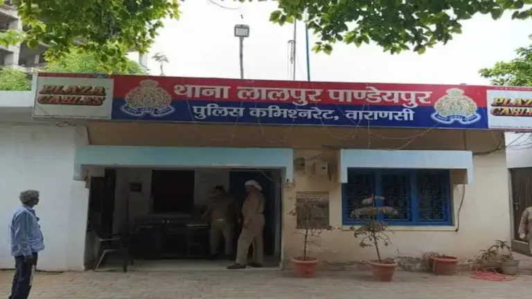 वाराणसी के लालपुर-पांडेयपुर थाना क्षेत्र अंतर्गत पांडेयपुर में साधु के वेश में आए एक शातिर ठग ने झाड़फूंक और ढोंग-पाखंड का जाल बिछाकर एक व्यक्ति को अपना शिकार बना लिया। शातिर जालसा