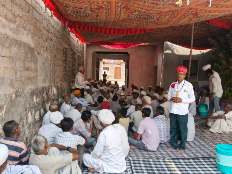 सवाईपुरा में भोपाजी दुर्गा राम सरपंच उम्मीदवार को लेकर चार गांवों की जनसभा का आयोजन।