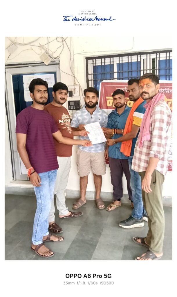 बिरसिंहपुर (सतना)। खेल और खिलाड़ियों के भविष्य को लेकर नगर परिषद बिरसिंहपुर की घोर लापरवाही के खिलाफ स्थानीय युवाओं का आक्रोश अब फूट पड़ा है। - सतना, मध्य प्रदेश