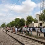 डेगाना। पंचायत समिति क्षेत्र की ग्राम पंचायत गुणशली में मतदान केंद्र तक पहुंचने के लिए मतदाताओं को भारी परेशानी का सामना करना पड़ रहा है। मतदान केंद्र गांव के दूसरे छोर पर स्थित हो