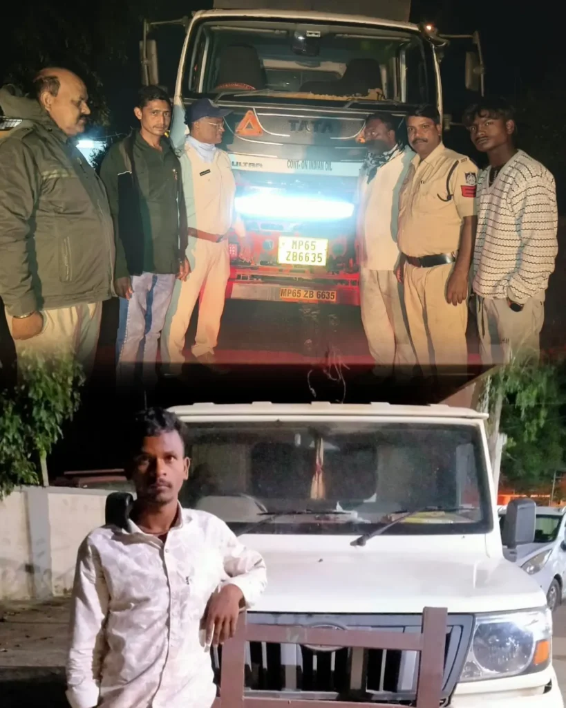 बडवारा पुलिस का बड़ा ऐक्शन, शराब पी कर चालक चला रहे थे ट्रेलर एवं पिंक अप पुलिस ने दोनों वाहन किया जप्त 1 बडवारा पुलिस का बड़ा ऐक्शन, शराब पी कर चालक चला रहे थे ट्रेलर एवं पिंक अप पुलिस ने दोनों वाहन किया जप्त - कटनी, मध्य प्रदेश
