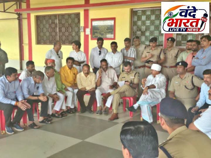 बागेश्वर धाम सरकार की सनातन हिंदू एकता की भव्य बैठक हुई