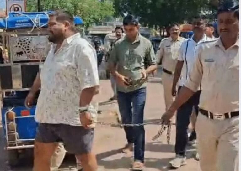 भाजपा नेत्री के पति का हाफ पेंट में निकाला जुलूस,पत्नी ने विधायक पर लगाए गंभीर आरोप