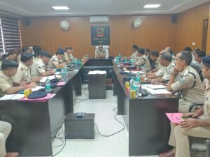 गढ़वा में मासिक अपराध गोष्ठी आयोजित, एसपी ने अपराध नियंत्रण और लंबित मामलों के त्वरित निष्पादन के दिए निर्देश 2 FB IMG 1791908899198