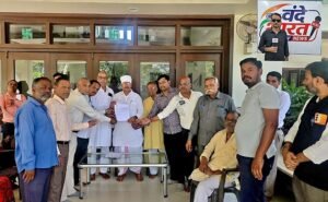 आदर्श कोरी समाज संगठन ने विधायक जैन से की भेंट, रानी झलकारी बाई जयंती का दिया आमंत्रण