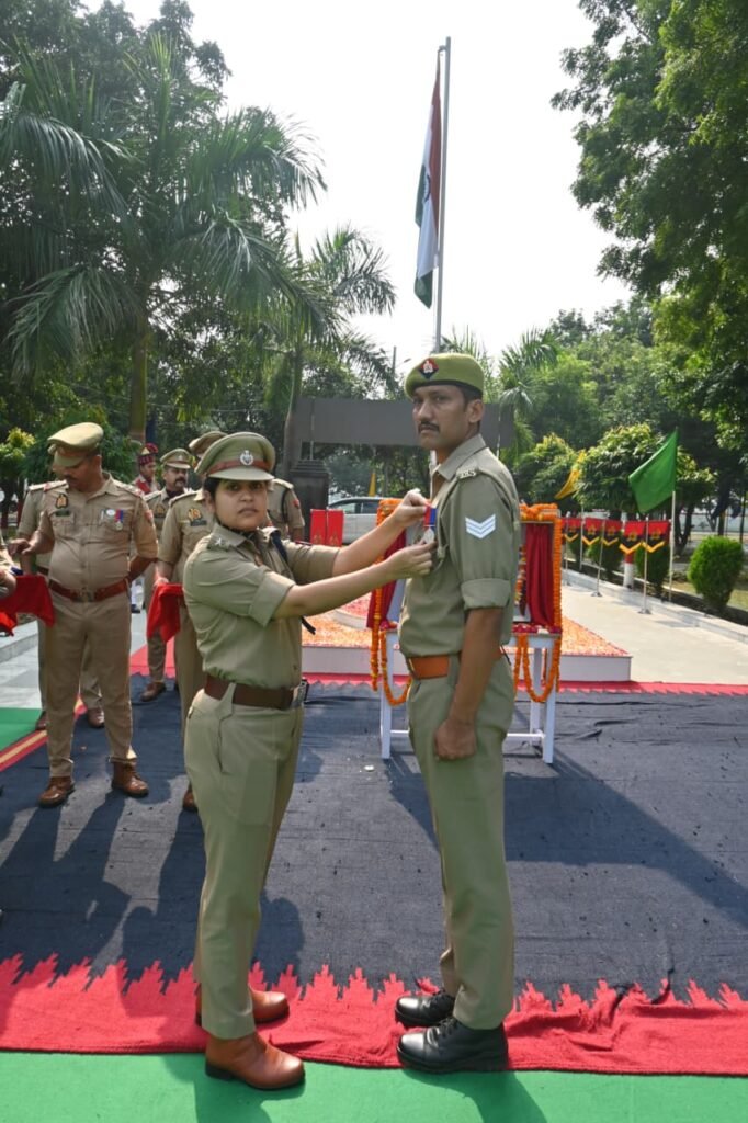 न्यायालय सुरक्षा के प्रहरी अवनीश सिंह को मिला उत्कृष्ट सेवा पदक - AMBEDKAR NAGAR, उत्तर प्रदेश
