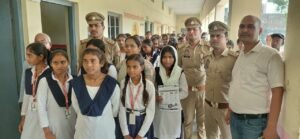साईबर क्राईम की टीम ने देवलाली कन्या इंटर कालेज बासपार बैजोली महराजगंज में बच्चों को साईबर फ्राड के बारे जानकारी देकर किया जागरूक 2 IMG 20261003 WA0029