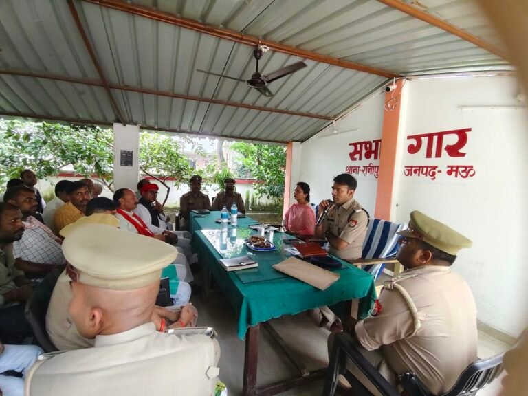 मऊ जिले के रानीपुर थाना में त्योहारो शांतिपूर्ण ढंग से संपन्न कराने के लिए की गई बैठक सम्पन्न