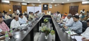 दुर्गापूजा और दशहरा को लेकर अलर्ट हुआ गढ़वा जिला प्रशासन, सुरक्षा व्यवस्था को लेकर शांति समिति की बैठक 4 IMG 20261013 WA0066