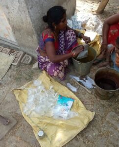 केनौना में धड़ल्ले से बिक रही कच्ची शराब: छावनी थाना क्षेत्र के केनौना गांव में सुबह-शाम अवैध शराब की बिक्री का मामला गरमाया, पीड़ित महिला ने एसपी और मुख्यमंत्री पोर्टल से लगाई गुह 2 IMG 20261015 WA0584