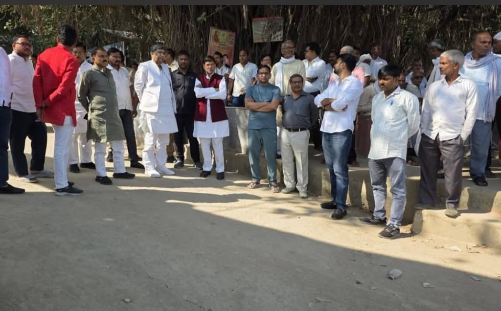 बस्ती सांसद रामप्रसाद चौधरी जी अंबेडकर नगर हमारे पारिवारिक एवं दामाद डॉक्टर विमलेश वर्मा जी के पूज्य पिता जी तथा हमारे समधी जी के आकस्मिक निधन समाचार अत्यंत दुखद, - BASTI, उत्तर प्रदेश