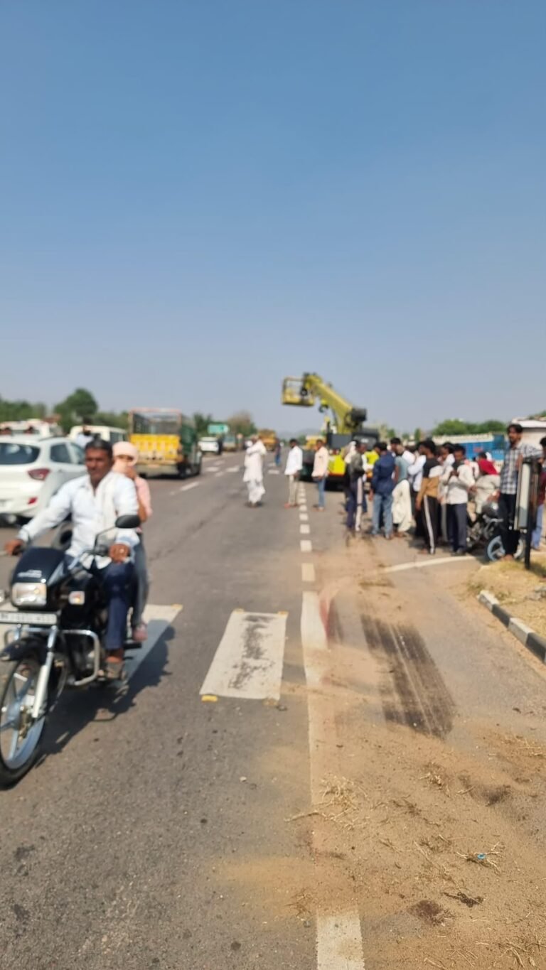 बहलोड में मनोहरपुर-दौसा हाइवे पर ट्रक ने बालिका को कुचला: जयसिंहपुरा कट पर 9 साल की आयशा गुर्जर की मौत, पुलिस जांच में जुटी