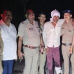 रोकने पर पुलिसकर्मियों पर टेंपो चढ़ाने और फिर फायरिंग करने वाला बदमाश मुठभेड़ के बाद गिरफ्तार