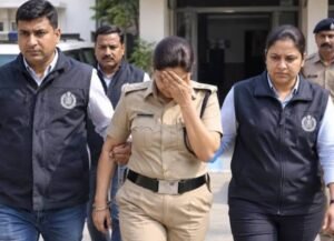 रानीपुर थाने में तैनात महिला एएसआई रिश्वत लेते गिरफ्तार