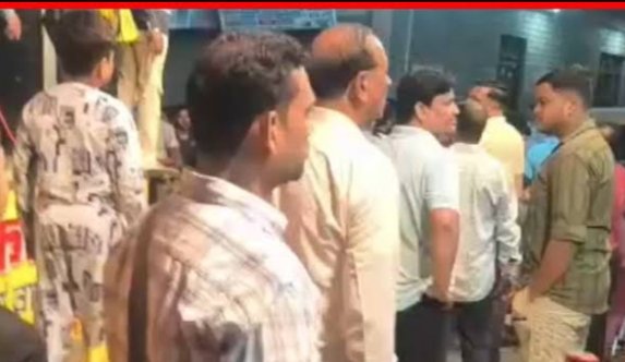 रामलीला मंचन के दौरान पत्थरबाजी से कलाकारों, दर्शकों में अफरा-तफरी,अज्ञात उपद्रवियों के खिलाफ कार्यवाही की मांग