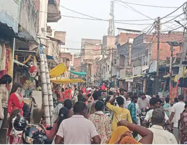 बहादुरगंज बाजार में जिउतिया को लेकर उमड़ी भीड़, खरीदारी से बाजार में लौटी रौनक