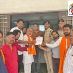 गरबा पंडालों में आधार कार्ड अनिवार्य करने की मांग, शिवसेना ने एसपी को दिया ज्ञापन