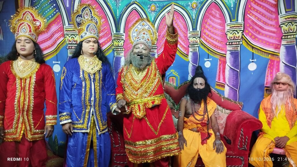 महुली की 80वीं ऐतिहासिक रामलीला के तीसरे दिन ताड़का वध और अहिल्या उद्धार का भव्य मंचन 1 IMG 20261010 214113
