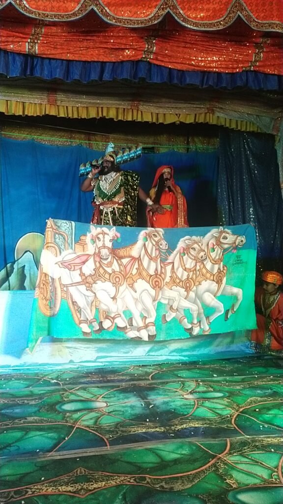 फूलपुर की रामलीला में सीता हरण का मार्मिक मंचन, भावुक हुए दर्शक; गूंज उठी माता सीता को बचाने की पुकार 1 फूलपुर की रामलीला में सीता हरण का मार्मिक मंचन, भावुक हुए दर्शक; गूंज उठी माता सीता को बचाने की पुकार - AZAMGARH, उत्तर प्रदेश