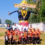 राजेंद्रा एकेडमी में राम-लक्ष्मण, हनुमान व रावण की वेशभूषा में दिखे बच्चे