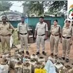 6.5 लीटर हाथ भट्टी मदिरा और 720 किलो ग्राम महुआ लाहन बरामद,73300 रुपए की सामग्री जब्त