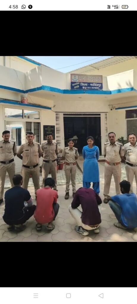 नरसिंहपुर जिले में ऑपरेशन ईगल किलो का बड़ा असर अवैध शराब के खिलाफ ताबड़तोड़ कार्रवाई 11 आरोपियों को किया गिरफ्तार - नरसिंहपुर, मध्य प्रदेश