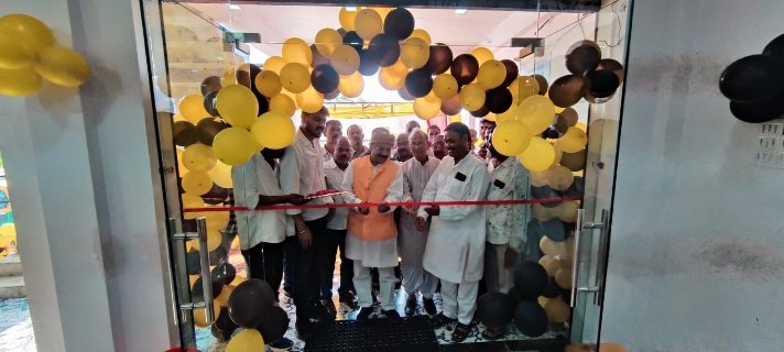 नानपारा में बेचेलाल ऑटो सेल्स का ब्लॉक प्रमुख नवाबगंज जयप्रकाश सिंह ने किया उद्घाटन