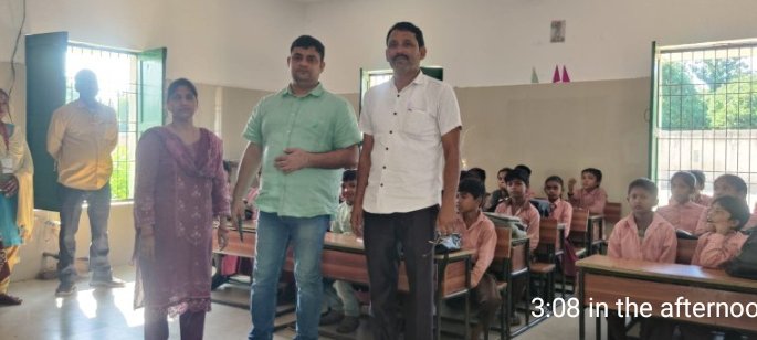 नवागंतुक खंड शिक्षा अधिकारी ने 11 विद्यालयों का किया औचक निरीक्षण शिक्षा व्यवस्था पर दिए निर्देश