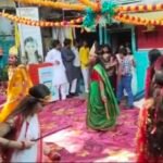 आजमगढ़: सनवर्ड माण्टेसरी स्कूल में छात्राओं ने धारण किया मां दुर्गा के नौ रूपों का स्वरूप, गरबा-डांडिया से बांधा समां