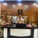 फूलपुर पुलिस की बड़ी कार्रवाई: 75 हजार के दो इनामी आरोपी गिरफ्तार, 47 मुकदमे दर्ज