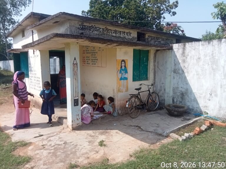 आंगनबाड़ी केंद्र करौंदिया बनी गंदगी का प्रतीक