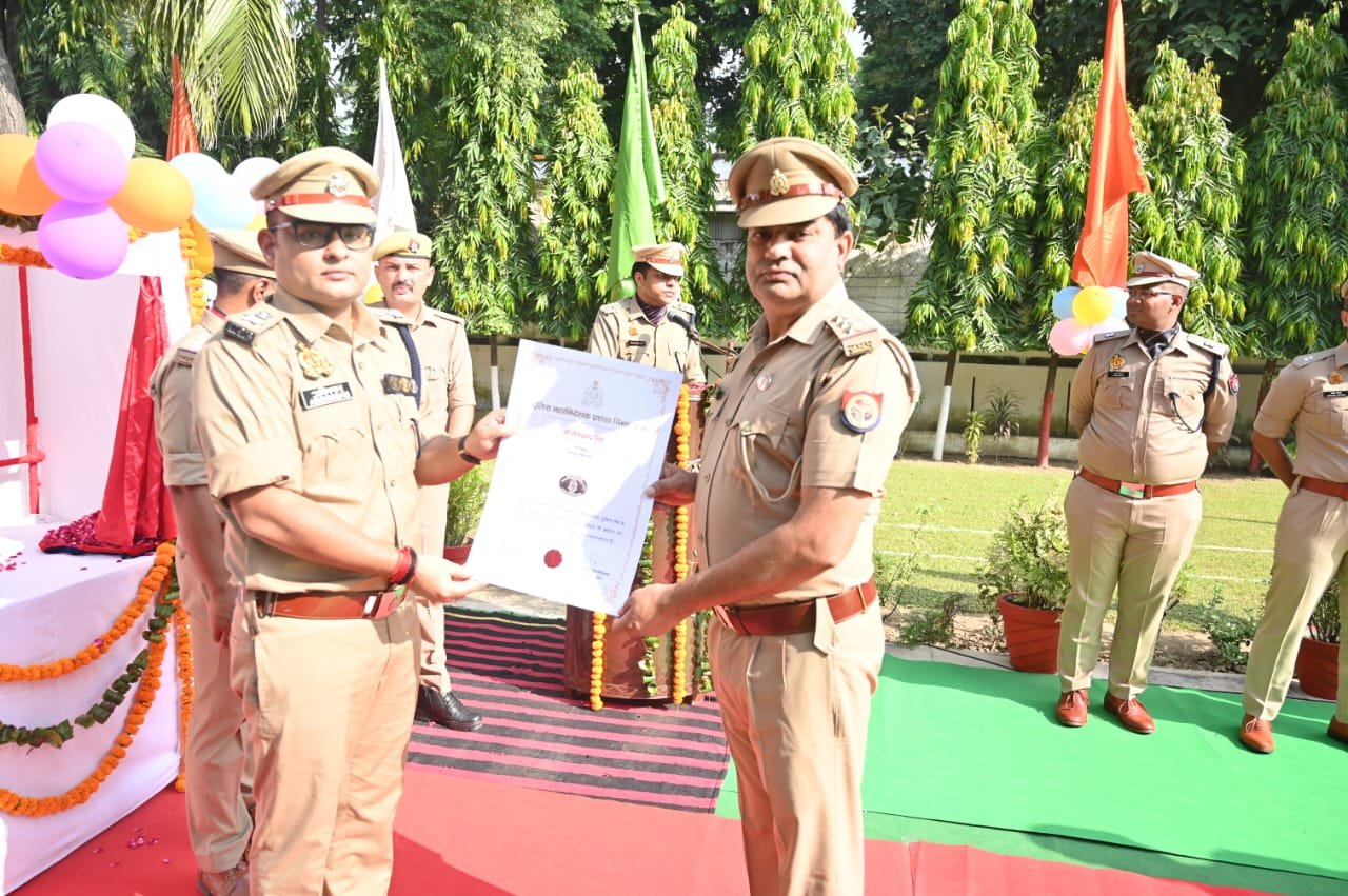 बड़ी खबर | सहारनपुर पुलिस ने गांधी जयंती और शास्त्री जयंती पर दी श्रद्धांजलि, सत्य-अहिंसा और राष्ट्रसेवा के आदर्शों को किया याद - SAHARANPUR, उत्तर प्रदेश