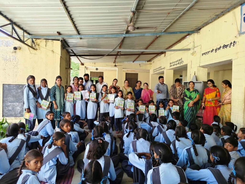 गांधी-शास्त्री जयंती पर स्वच्छता अभियान और विविध कार्यक्रम आयोजित दौलतपुरा विद्यालय में छात्र-छात्राओं ने चित्रकला, भाषण, कविता व सांस्कृतिक प्रस्तुतियों से दी श्रद्धांजलि - BHILWARA, राजस्थान