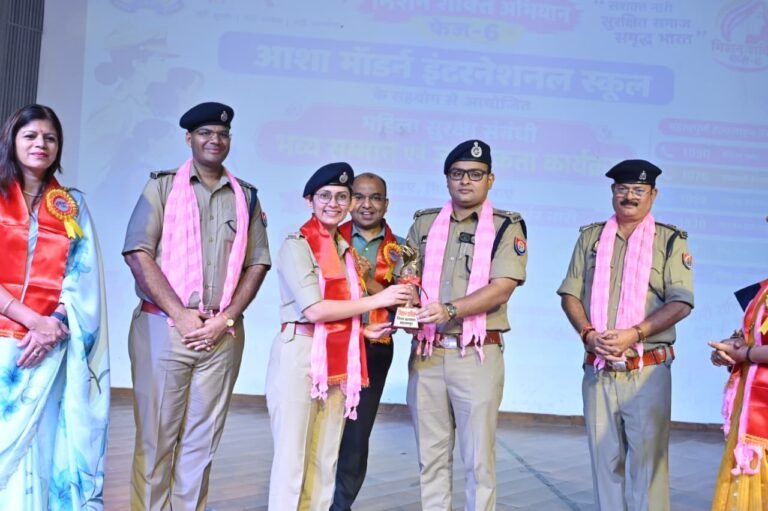 सहारनपुर में मिशन शक्ति फेज-6 का जागरूकता कार्यक्रम, छात्र-छात्राओं को महिला सुरक्षा और साइबर अपराध से बचाव का संदेश