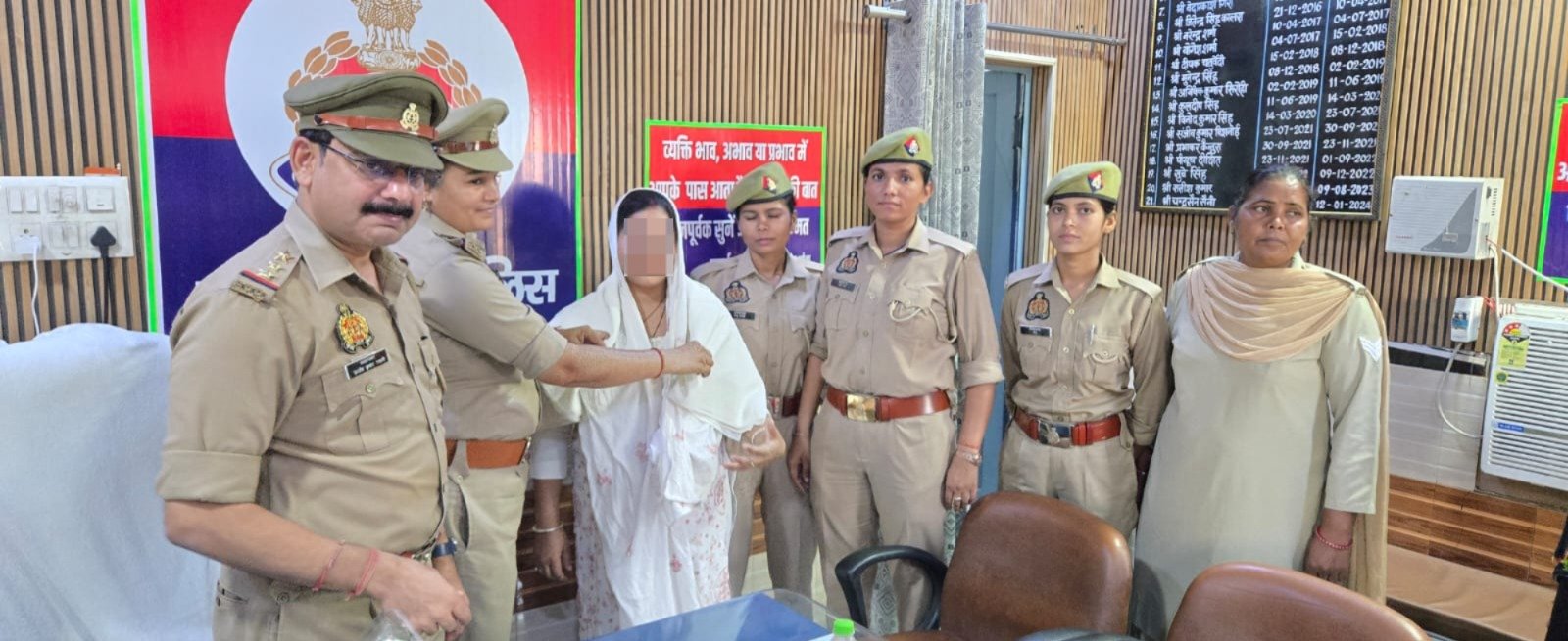 सहारनपुर पुलिस का मिशन शक्ति अभियान: कुतुबशेर थाने में महिलाओं की सुरक्षा और सम्मान पर जोर, परिजनों को किया सम्मानित! 6 WhatsApp Image 2026 10 16 at 3.27.25 PM