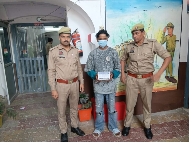 थाना देवबन्द, सहारनपुर पुलिस द्वारा मादक पदार्थों की तस्करी करने वाला 01 शातिर नशा तस्कर अभियुक्त गिरफ्तार, कब्जे से 201 ग्राम अवैध चरस बरामद*