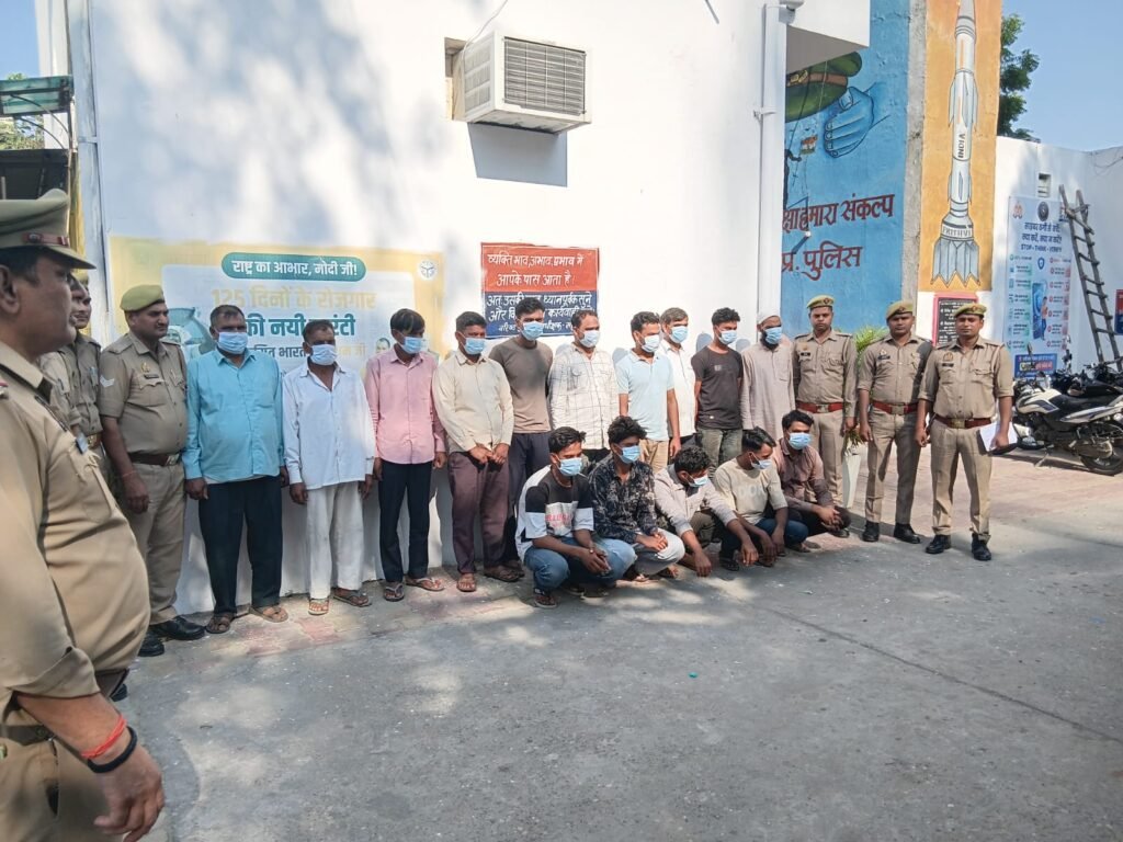*थाना देवबन्द पुलिस द्वारा बलवे के मुकदमें में वांछित 15 अभियुक्तगण को किया गया गिरफ्तार* - SAHARANPUR, उत्तर प्रदेश