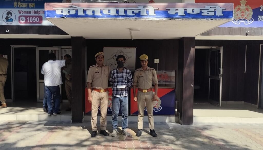 सहारनपुर में ‘ऑपरेशन सवेरा’ के तहत नशा तस्कर पर पुलिस का शिकंजा! 140 ग्राम अवैध चरस के साथ एक आरोपी गिरफ्तार, पहले भी NDPS एक्ट में दर्ज है मुकदमा! 1 सहारनपुर में ‘ऑपरेशन सवेरा’ के तहत नशा तस्कर पर पुलिस का शिकंजा! 140 ग्राम अवैध चरस के साथ एक आरोपी गिरफ्तार, पहले भी NDPS एक्ट में दर्ज है मुकदमा! - SAHARANPUR, उत्तर प्रदेश