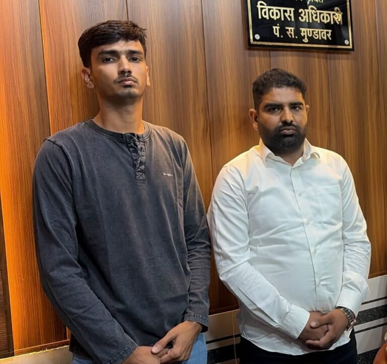 खैरथल तिजारा में पंचायत समिति मुण्डावर के विकास अधिकारी एवं कनिष्ठ सहायक 65 हजार रुपये रिश्वत लेते रंगे हाथों गिरफ्तार
