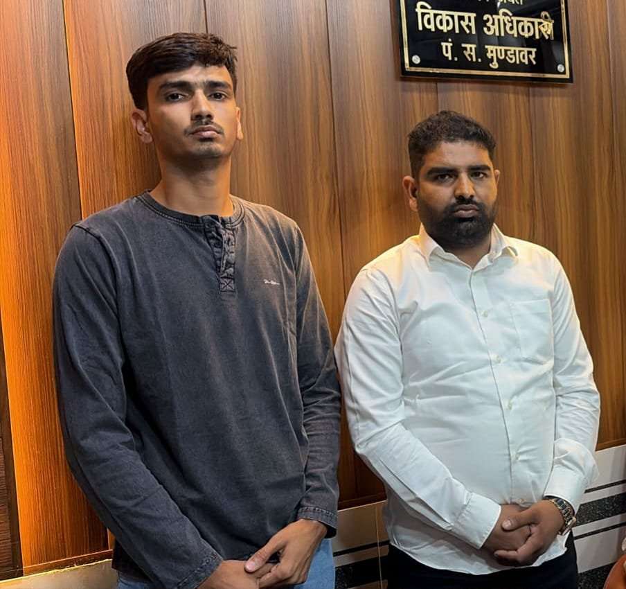 खैरथल तिजारा में पंचायत समिति मुण्डावर के विकास अधिकारी एवं कनिष्ठ सहायक 65 हजार रुपये रिश्वत लेते रंगे हाथों गिरफ्तार - जोधपुर (ग्रामीण), राजस्थान
