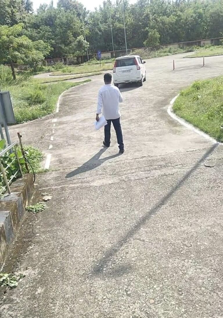 बस्ती आरटीओ में ड्राइविंग टेस्ट के नाम पर मची है लूट