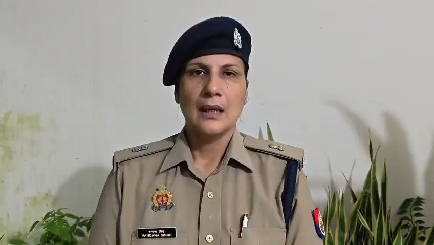 महोबा में 3 साल की मासूम के साथ दुष्कर्म का आरोप, चीख-पुकार सुनकर परिजनों ने आरोपी को पकड़ा! - MAHOBA, उत्तर प्रदेश