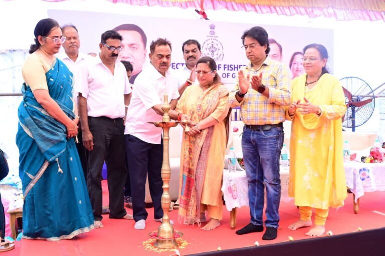 शापोरा जेट्टी में नवीनीकृत नीलामी हॉल का उद्घाटन